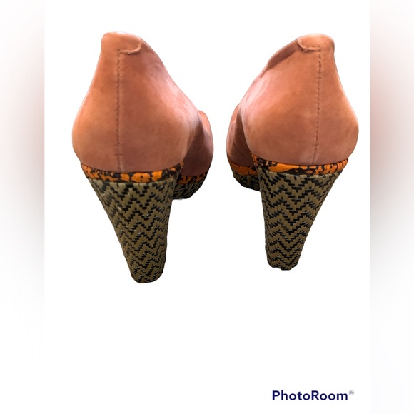 NWOT SCHUTZ PLATFORM HEELS - Picture 2 of 11